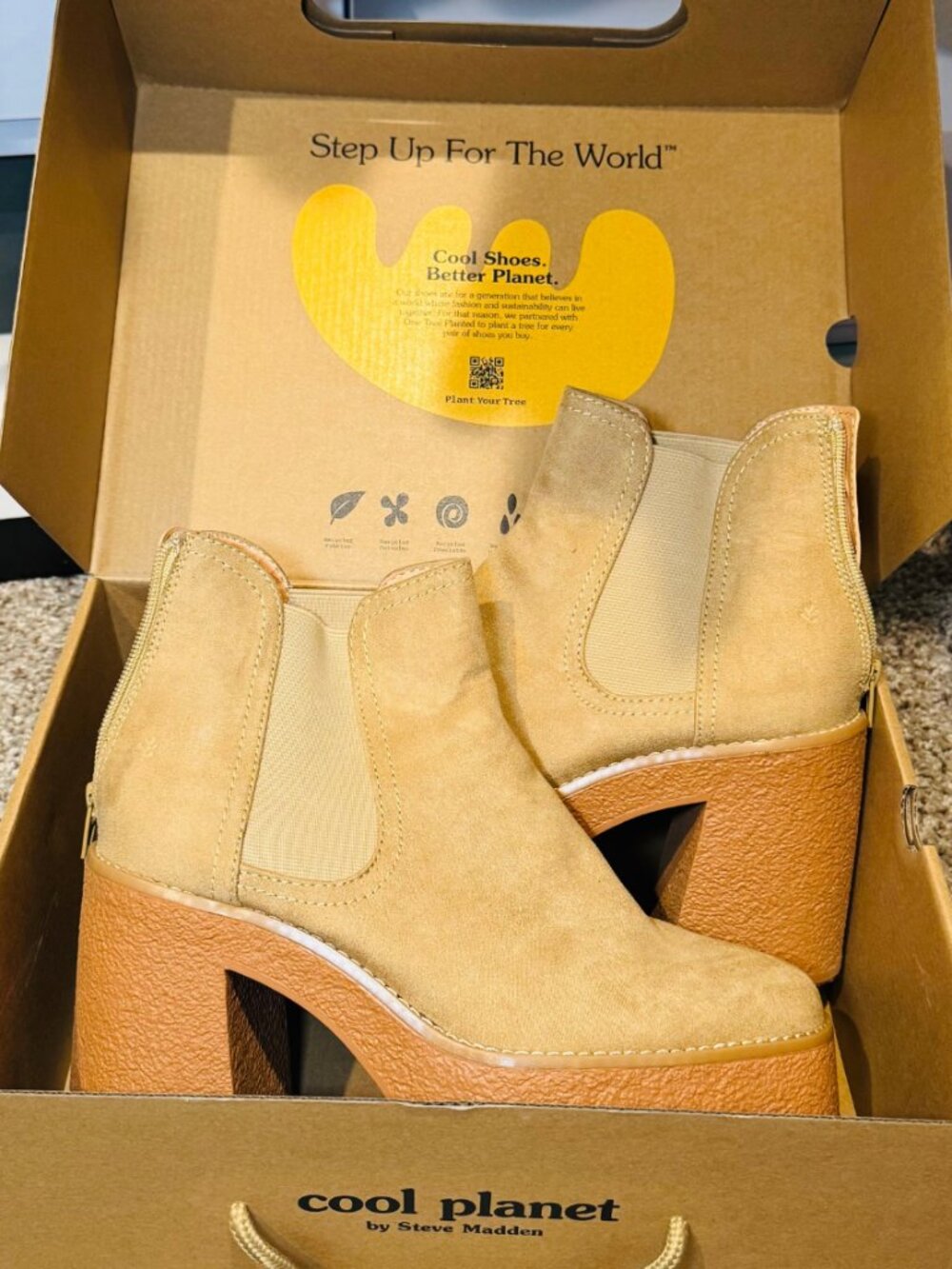 Cool Planet by Steve Madden Tan Suede Platform Chelsea Boots Size 9